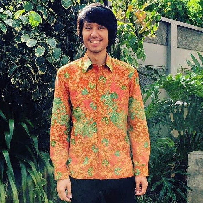 Kreasi Kemeja Batik Menggunakan Pola Dasar