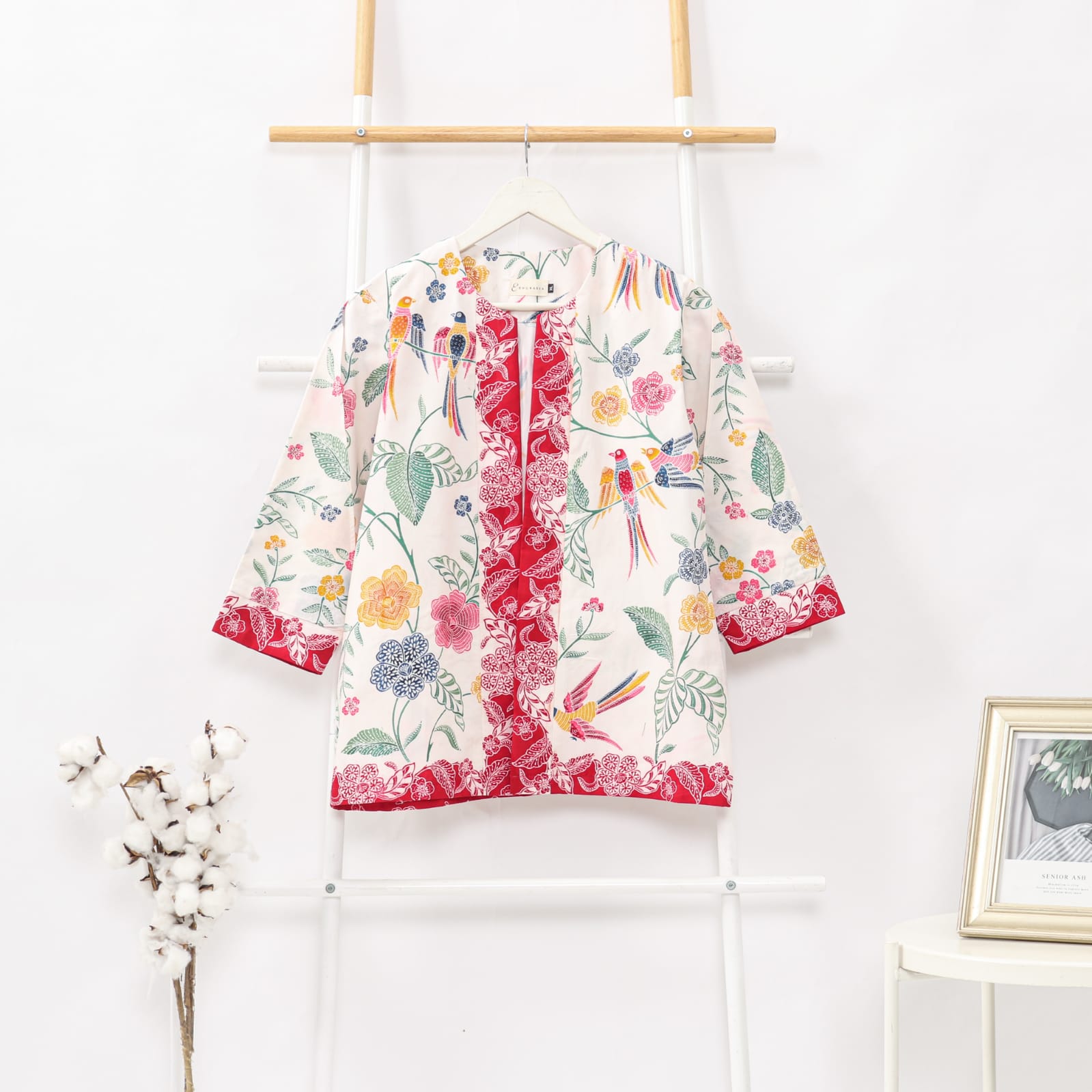 Batik Print Malam Warna Putih, Merah Muda, Hijau