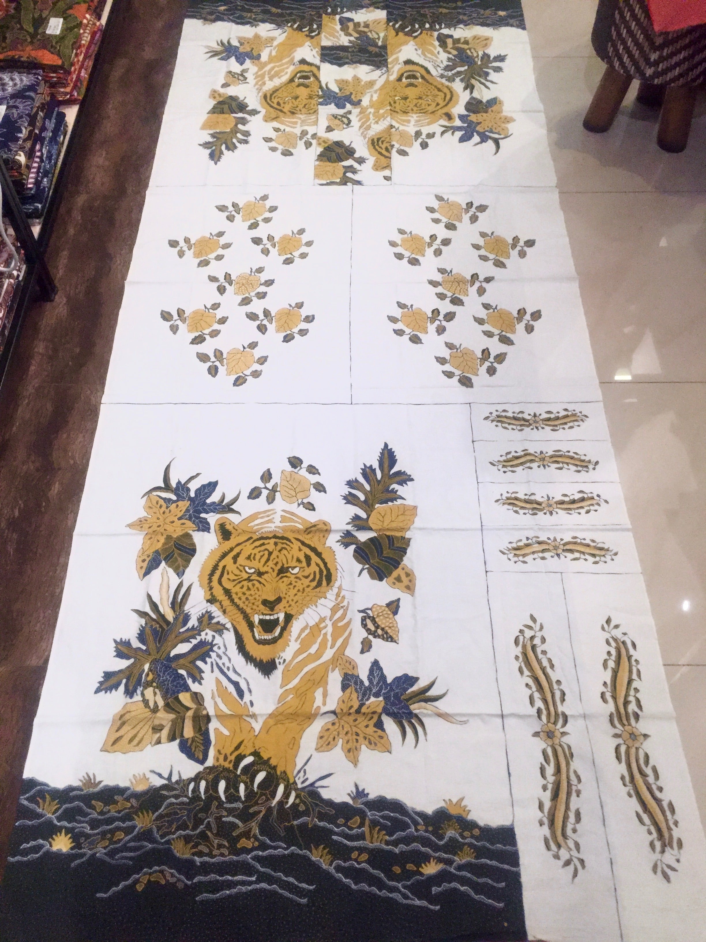 Batik Tulis Cirebon KH-72.5282