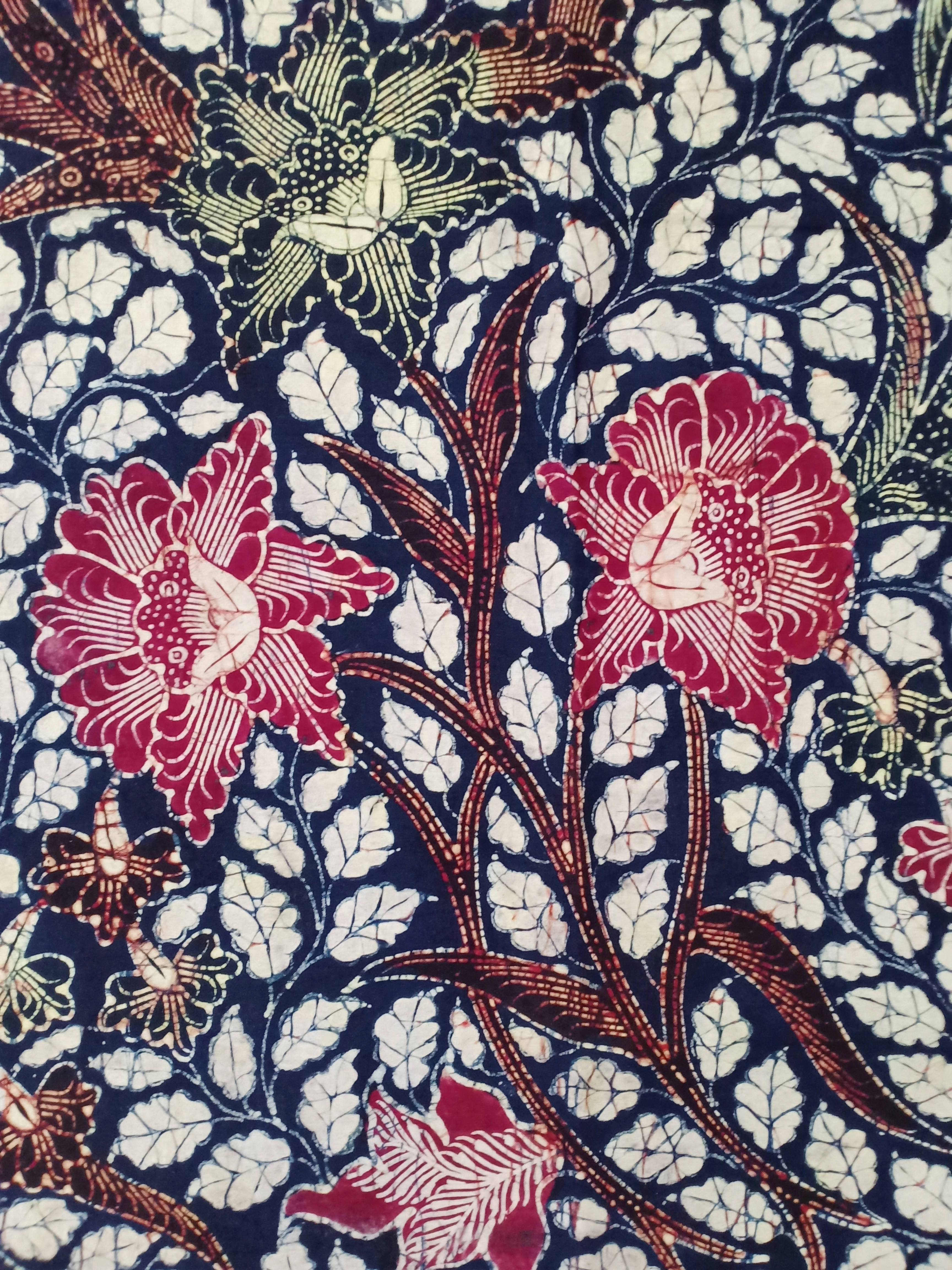 Batik Tulis Tanjung Bumi Motif Daun Gugur Biru Dongker